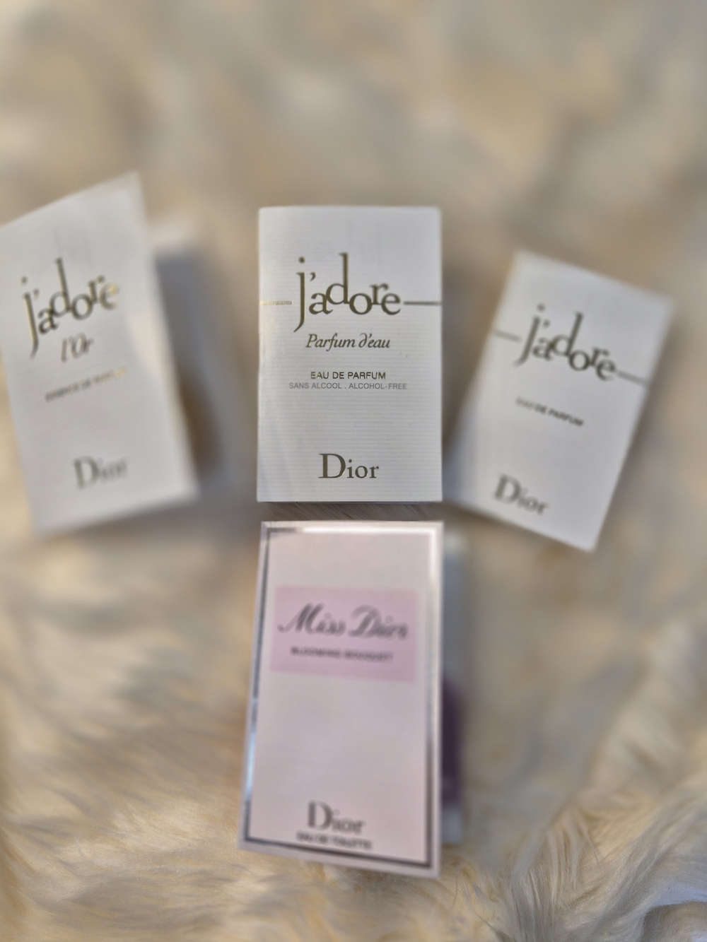 Dior J'adore Perfume Sample Set - White & Gold - Picture 4 of 7